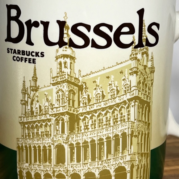 Starbucks Brussels Global Icon City Series Mug 16 oz White Green 4" Tall 2016 - Picture 5 of 12